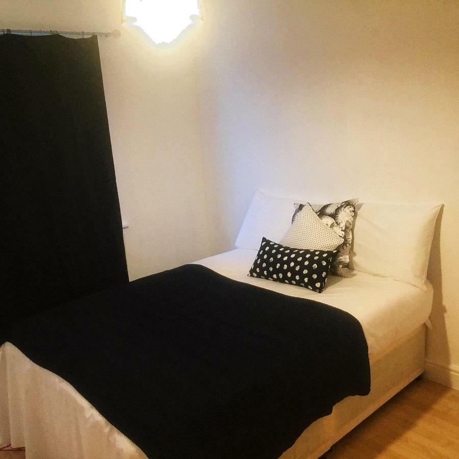 North London Cottage Esterno foto